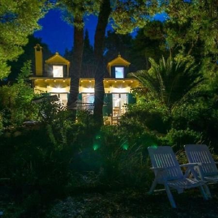 Deluxe Villa Sirena On The Beach With Pool سوبيتار المظهر الخارجي الصورة