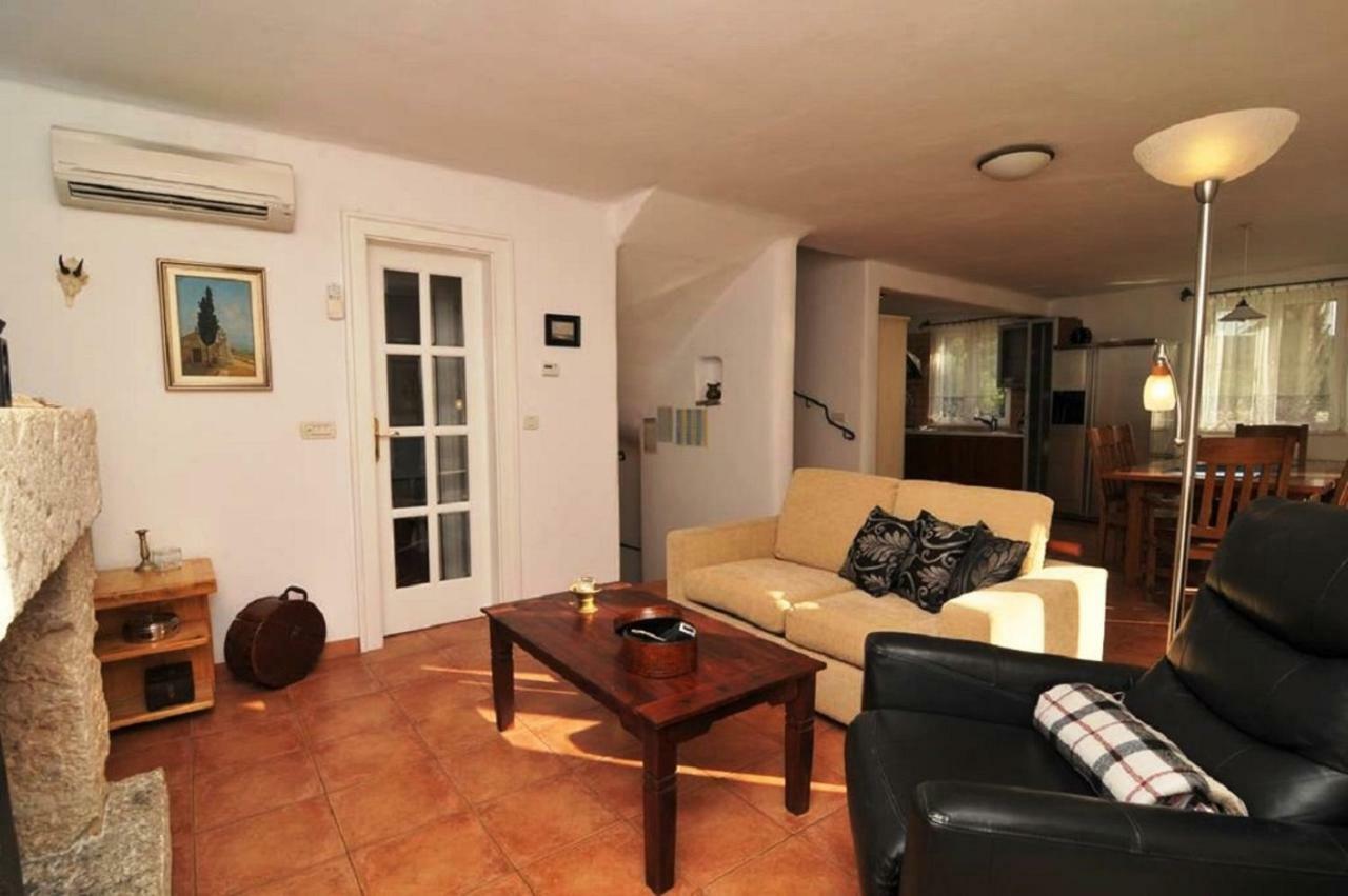Deluxe Villa Sirena On The Beach With Pool سوبيتار المظهر الخارجي الصورة
