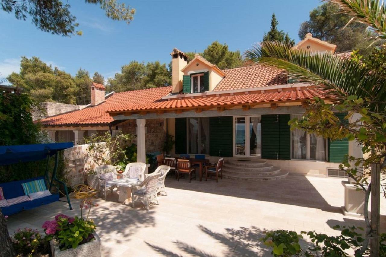 Deluxe Villa Sirena On The Beach With Pool سوبيتار المظهر الخارجي الصورة