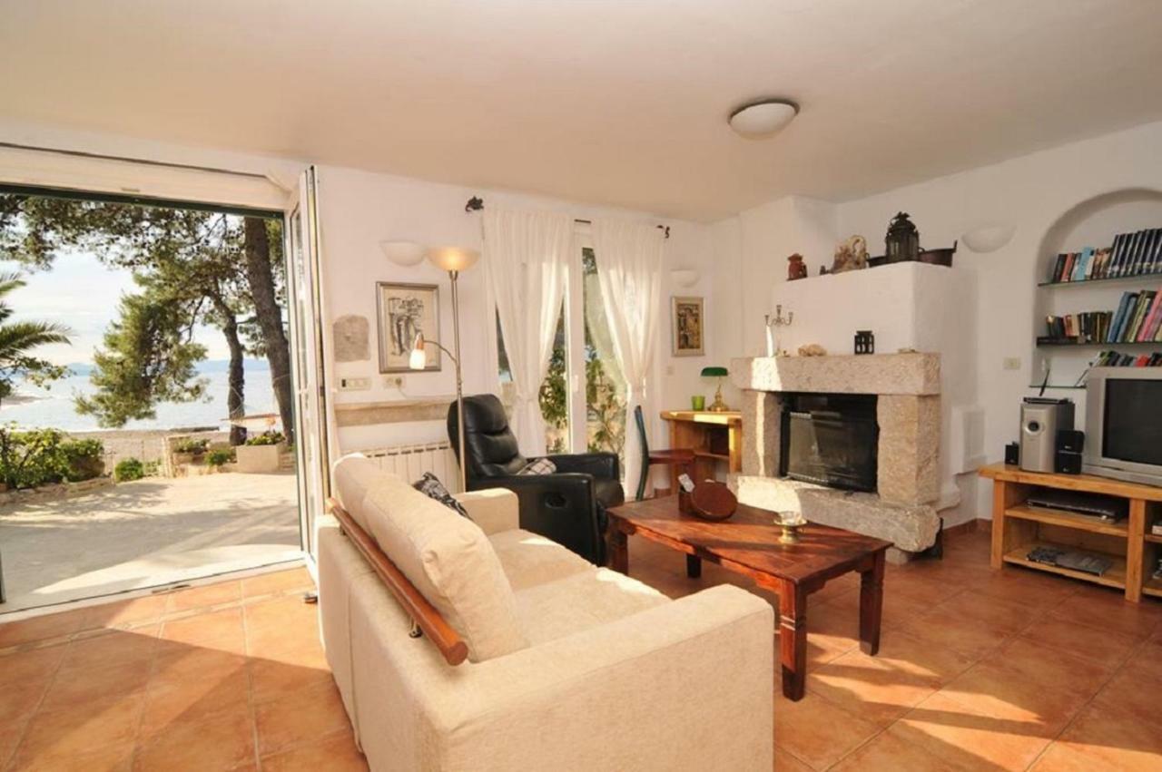 Deluxe Villa Sirena On The Beach With Pool سوبيتار المظهر الخارجي الصورة