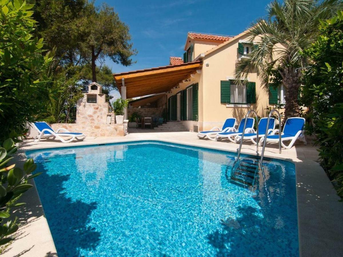 Deluxe Villa Sirena On The Beach With Pool سوبيتار المظهر الخارجي الصورة